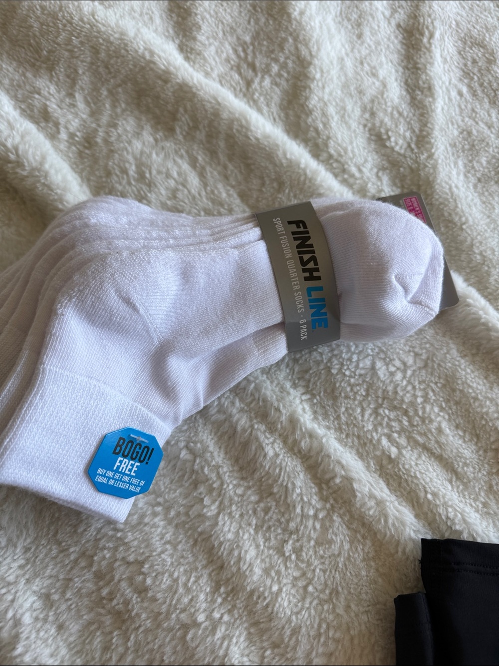 Finish Line White Womans Athletic Socks - Pack